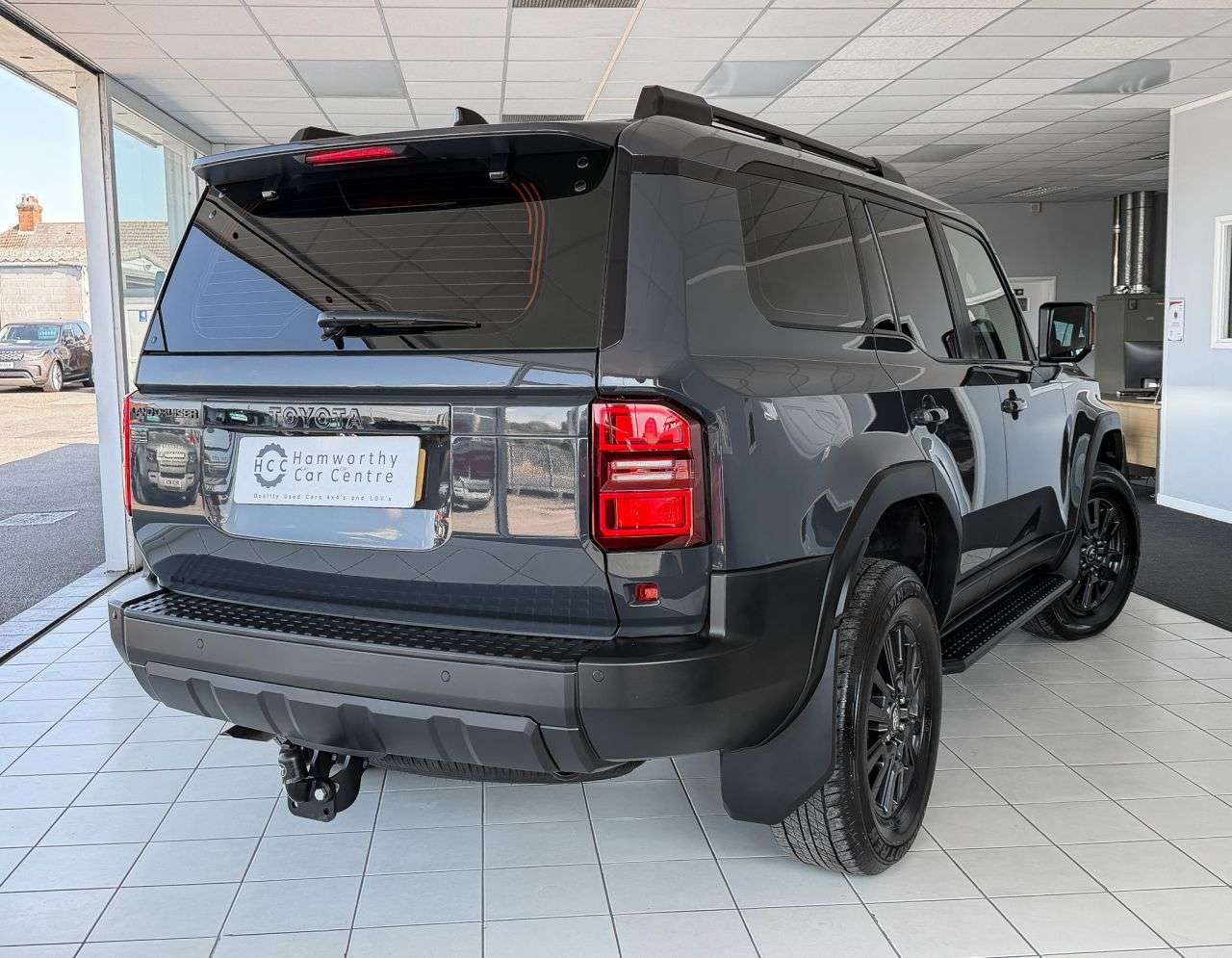 A 2025 TOYOTA LAND CRUISER 2.8D Panel Van *5 SEATS* Diesel Auto 4WD LWB Euro 6 (204 ps) ADAPT CRUISE+R A 2025 TOYOTA LAND CRUISER 2.8D Panel Van *5 SEATS* Diesel Auto 4WD LWB Euro 6 (204 ps) ADAPT CRUISE+R