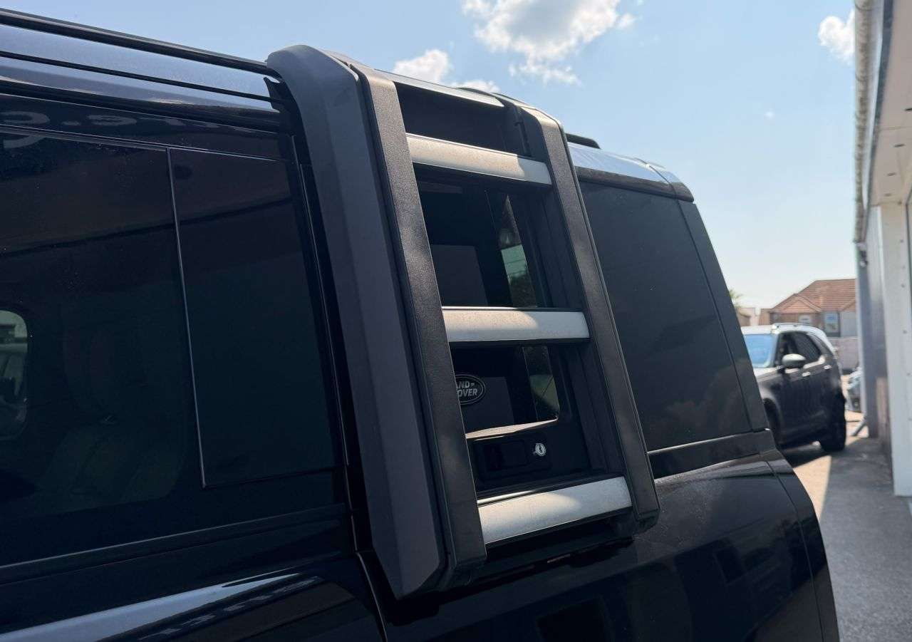 2022 LAND ROVER DEFENDER 110 2022 LAND ROVER DEFENDER 110
