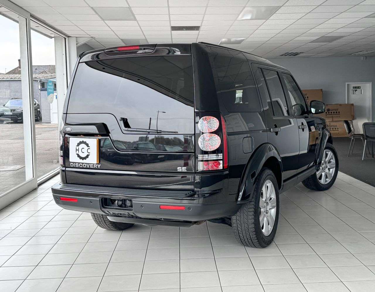 A 2016 LAND ROVER DISCOVERY 4 3.0 SD V6 SE SUV 5dr Diesel Auto 4WD Euro 6 (s/s) (306 ps) MERIDIAN SOUND+F A 2016 LAND ROVER DISCOVERY 4 3.0 SD V6 SE SUV 5dr Diesel Auto 4WD Euro 6 (s/s) (306 ps) MERIDIAN SOUND+F