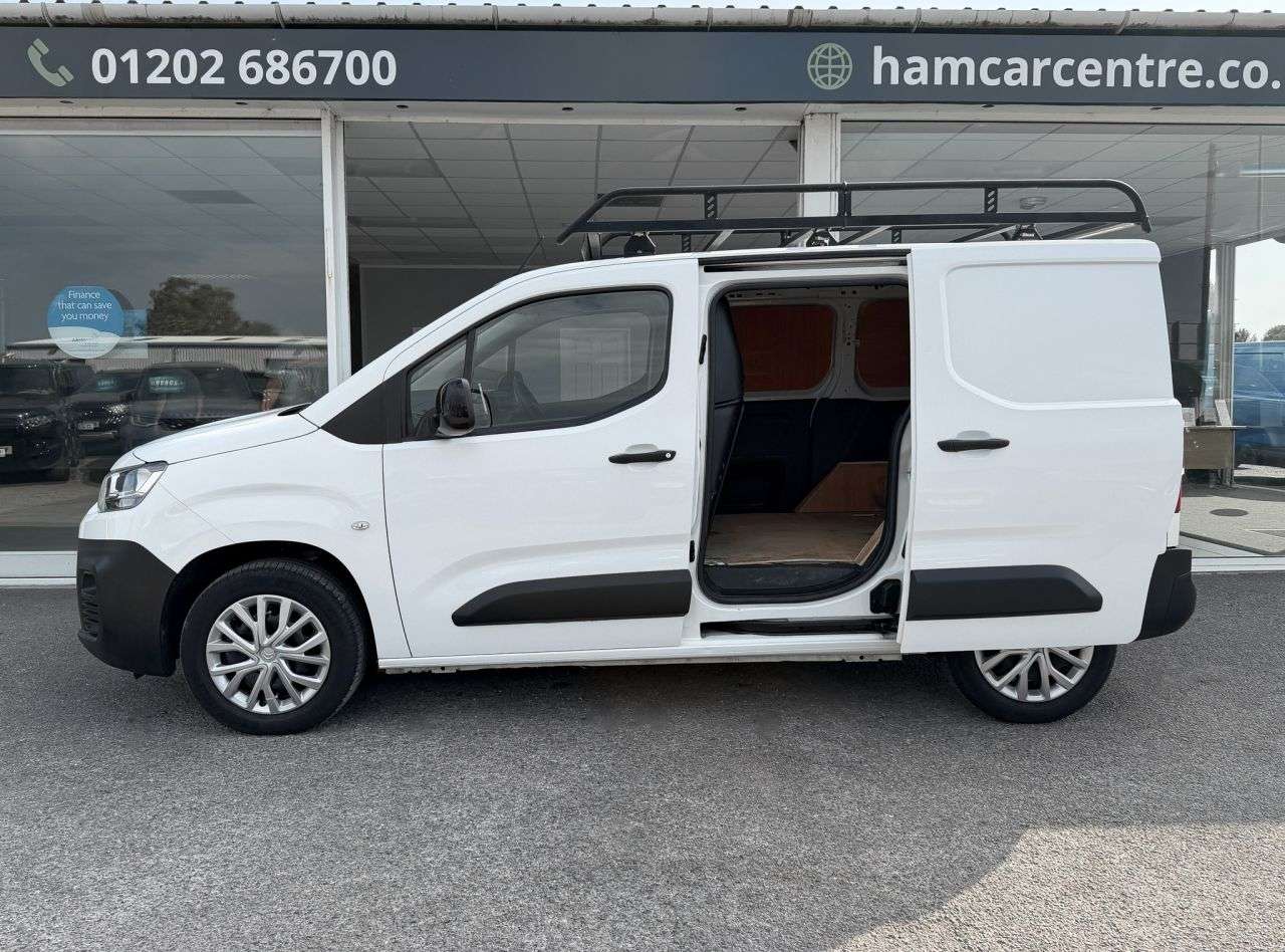 A 2022 CITROEN BERLINGO 1.5 BlueHDi 1000 Enterprise M Pro Panel Van 5dr Diesel Manual SWB Euro 6 (s A 2022 CITROEN BERLINGO 1.5 BlueHDi 1000 Enterprise M Pro Panel Van 5dr Diesel Manual SWB Euro 6 (s