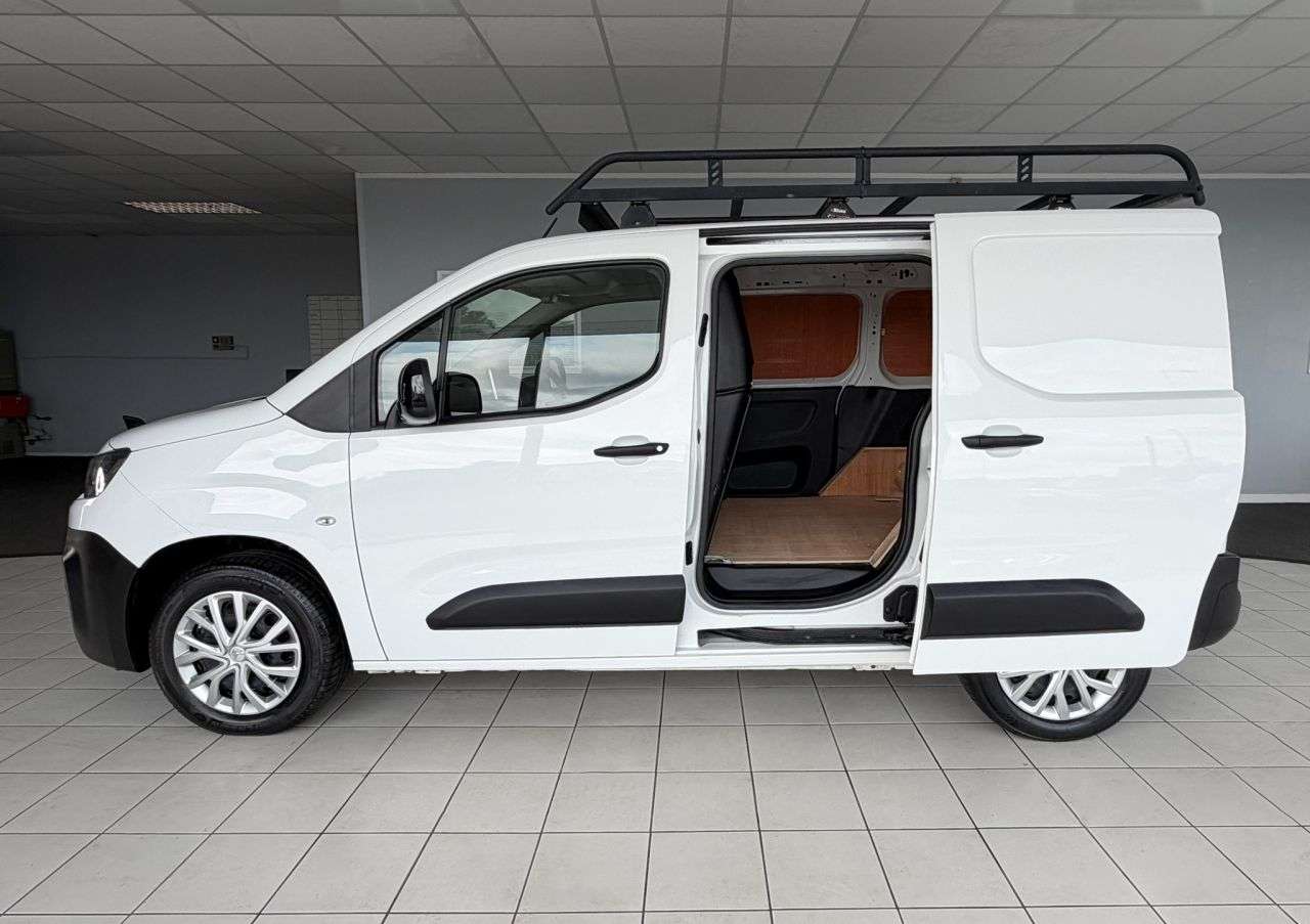 A 2022 CITROEN BERLINGO 1.5 BlueHDi 1000 Enterprise M Pro Panel Van 5dr Diesel SWB (100 ps) FULL S/ A 2022 CITROEN BERLINGO 1.5 BlueHDi 1000 Enterprise M Pro Panel Van 5dr Diesel SWB (100 ps) FULL S/