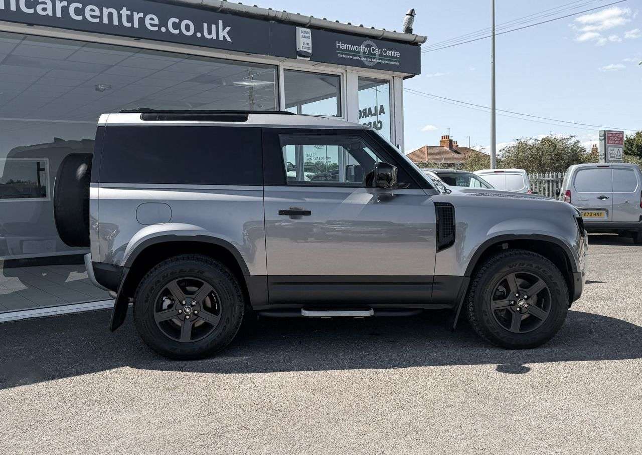 A 2021 LAND ROVER DEFENDER 90 3.0 MHEV Hard Top SUV 3dr Diesel Auto 4WD SWB Euro 6 (s/s) (200 ps) WADE+ S A 2021 LAND ROVER DEFENDER 90 3.0 MHEV Hard Top SUV 3dr Diesel Auto 4WD SWB Euro 6 (s/s) (200 ps) WADE+ S