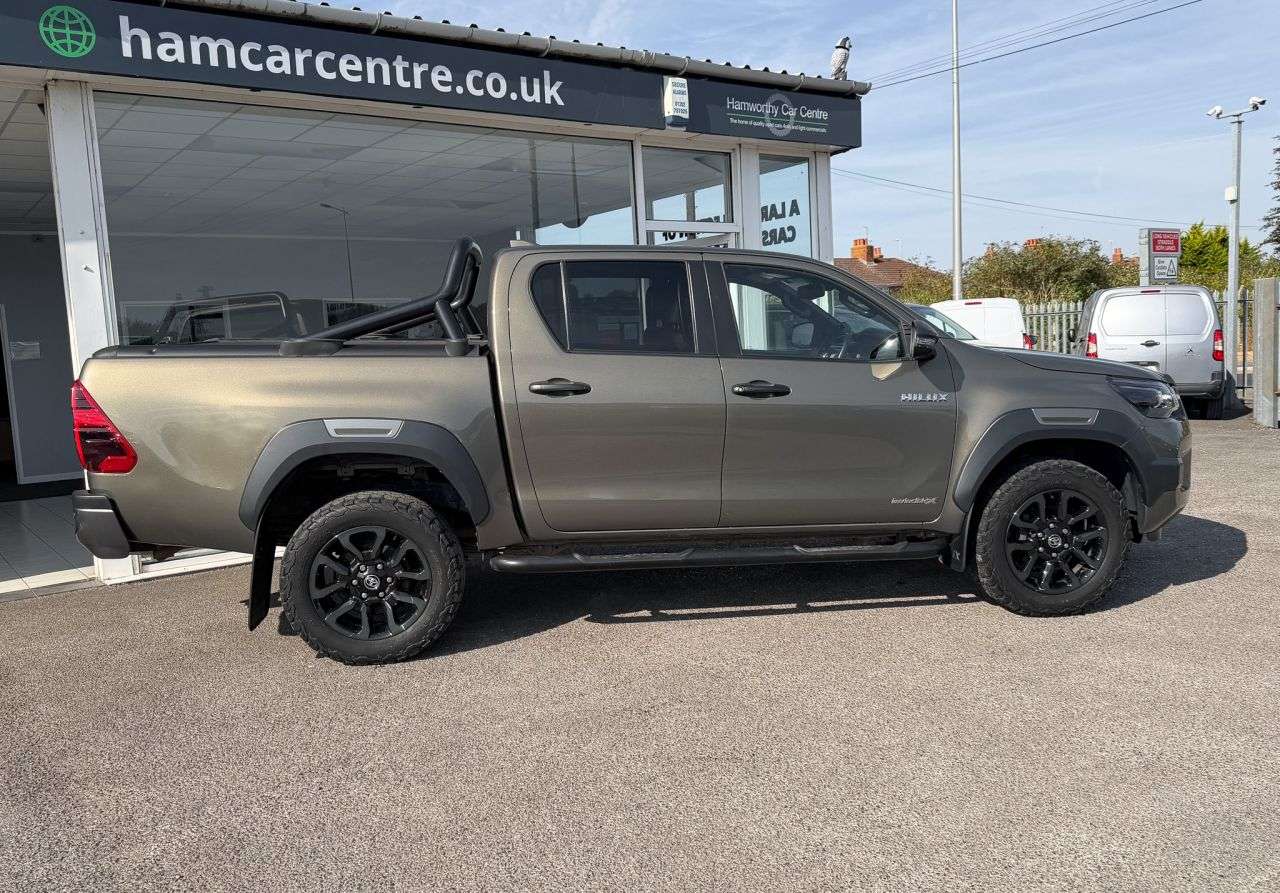 A 2023 TOYOTA HILUX 2.8 D-4D Invincible X Pickup Double Cab 4dr Diesel Auto 4WD Euro 6 (s/s) (2 A 2023 TOYOTA HILUX 2.8 D-4D Invincible X Pickup Double Cab 4dr Diesel Auto 4WD Euro 6 (s/s) (2
