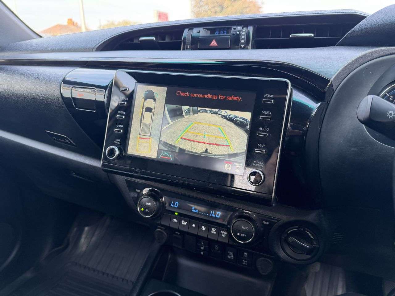 A 2023 TOYOTA HILUX 2.8 D-4D Invincible X Pickup Double Cab 4dr Diesel Auto 4WD Euro 6 (s/s) (2 A 2023 TOYOTA HILUX 2.8 D-4D Invincible X Pickup Double Cab 4dr Diesel Auto 4WD Euro 6 (s/s) (2