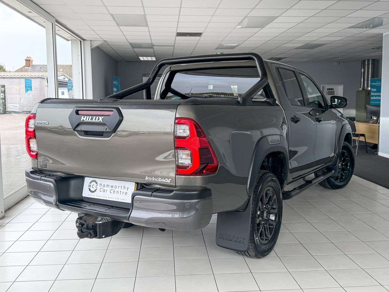 A 2023 TOYOTA HILUX 2.8 D-4D Invincible X Pickup Double Cab 4dr Diesel Auto 4WD Euro 6 (s/s) (2 A 2023 TOYOTA HILUX 2.8 D-4D Invincible X Pickup Double Cab 4dr Diesel Auto 4WD Euro 6 (s/s) (2