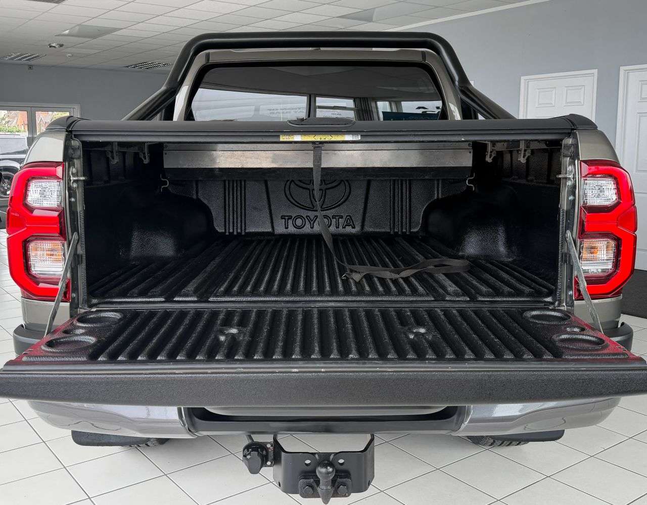 2023 TOYOTA HILUX 2023 TOYOTA HILUX
