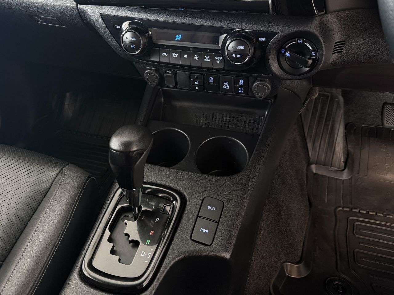 2023 TOYOTA HILUX 2023 TOYOTA HILUX