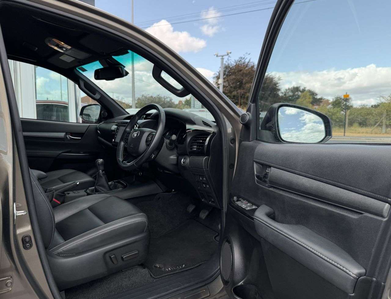 2023 TOYOTA HILUX 2023 TOYOTA HILUX