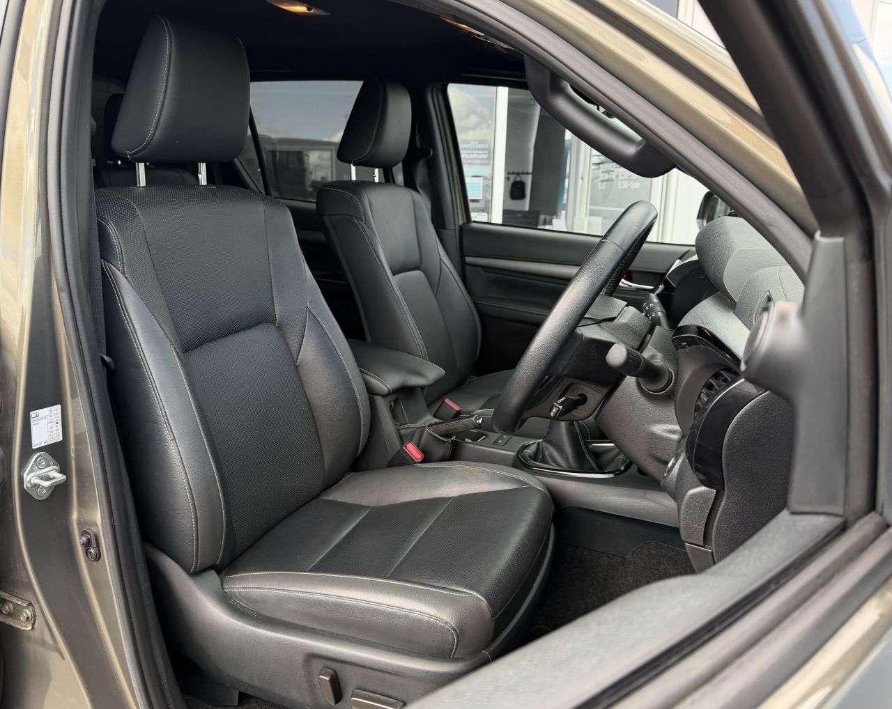 2023 TOYOTA HILUX 2023 TOYOTA HILUX