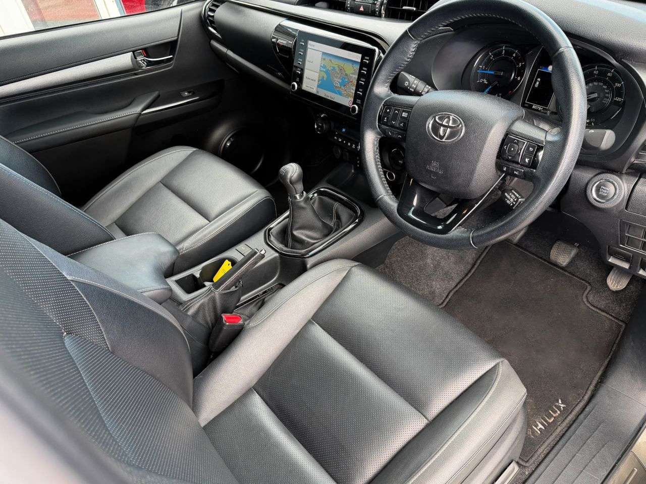 A 2023 TOYOTA HILUX 2.8 D-4D Invincible X Pickup Double Cab 4dr Diesel Manual 4WD Euro 6 (s/s) A 2023 TOYOTA HILUX 2.8 D-4D Invincible X Pickup Double Cab 4dr Diesel Manual 4WD Euro 6 (s/s)