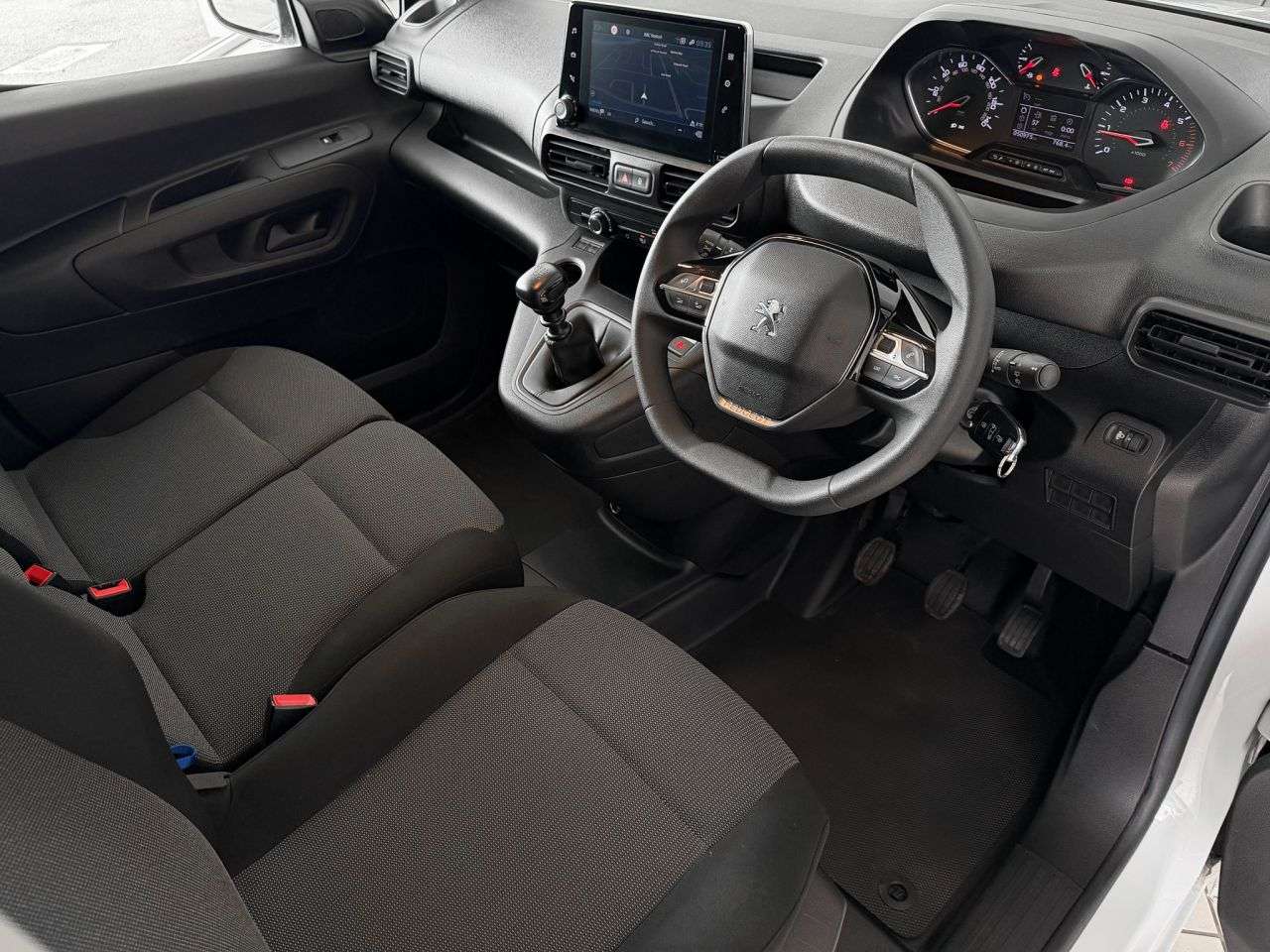 A 2023 PEUGEOT PARTNER 1.5 BlueHDi 1000 Professional Premium+ Standard Panel Van (100 bhp) REAR SE A 2023 PEUGEOT PARTNER 1.5 BlueHDi 1000 Professional Premium+ Standard Panel Van (100 bhp) REAR SE