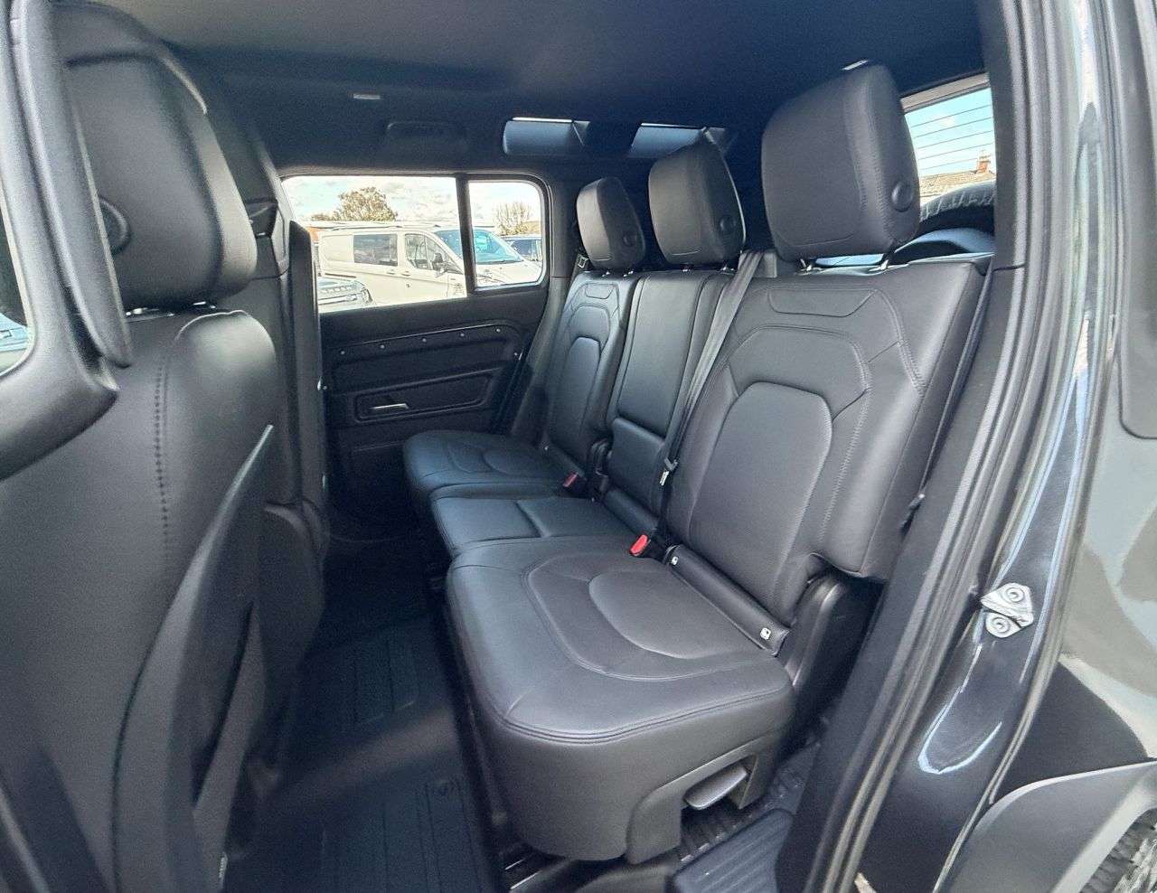 2023 LAND ROVER DEFENDER 110 2023 LAND ROVER DEFENDER 110