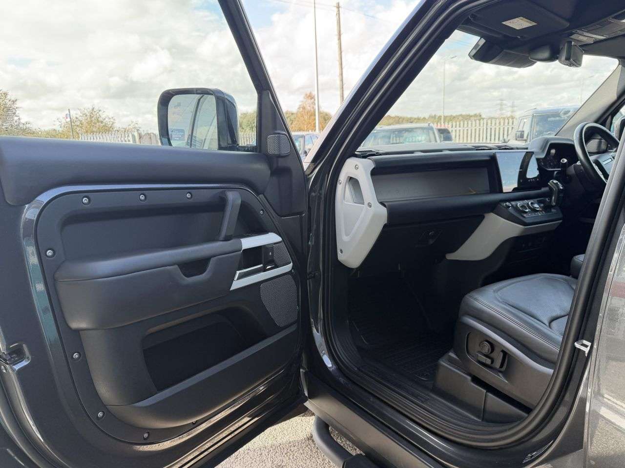 2023 LAND ROVER DEFENDER 110 2023 LAND ROVER DEFENDER 110