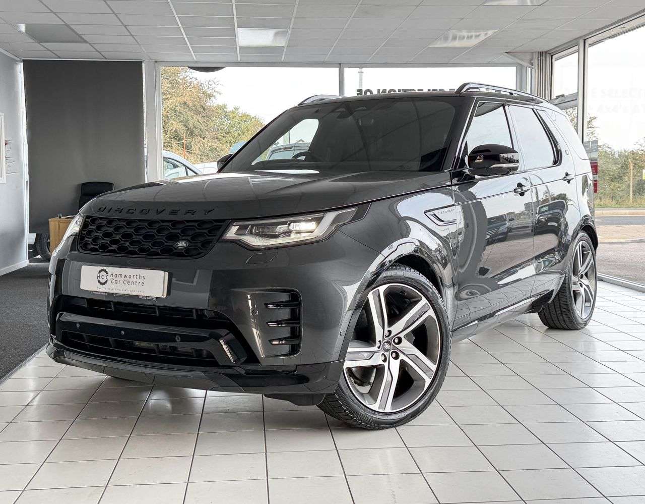 A 2025 LAND ROVER DISCOVERY 3.0 D350 MHEV Dynamic HSE 5 SEATS SUV 5dr Diesel Auto (350 ps) LR WARRANTY+ A 2025 LAND ROVER DISCOVERY 3.0 D350 MHEV Dynamic HSE 5 SEATS SUV 5dr Diesel Auto (350 ps) LR WARRANTY+