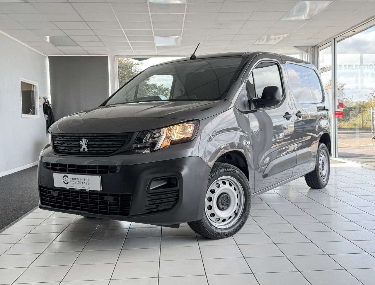 A 2023 PEUGEOT PARTNER 1.5 BlueHDi 1000 Professional Premium Plus Manual Euro 6 (100 bhp) PLY-LINE A 2023 PEUGEOT PARTNER 1.5 BlueHDi 1000 Professional Premium Plus Manual Euro 6 (100 bhp) PLY-LINE