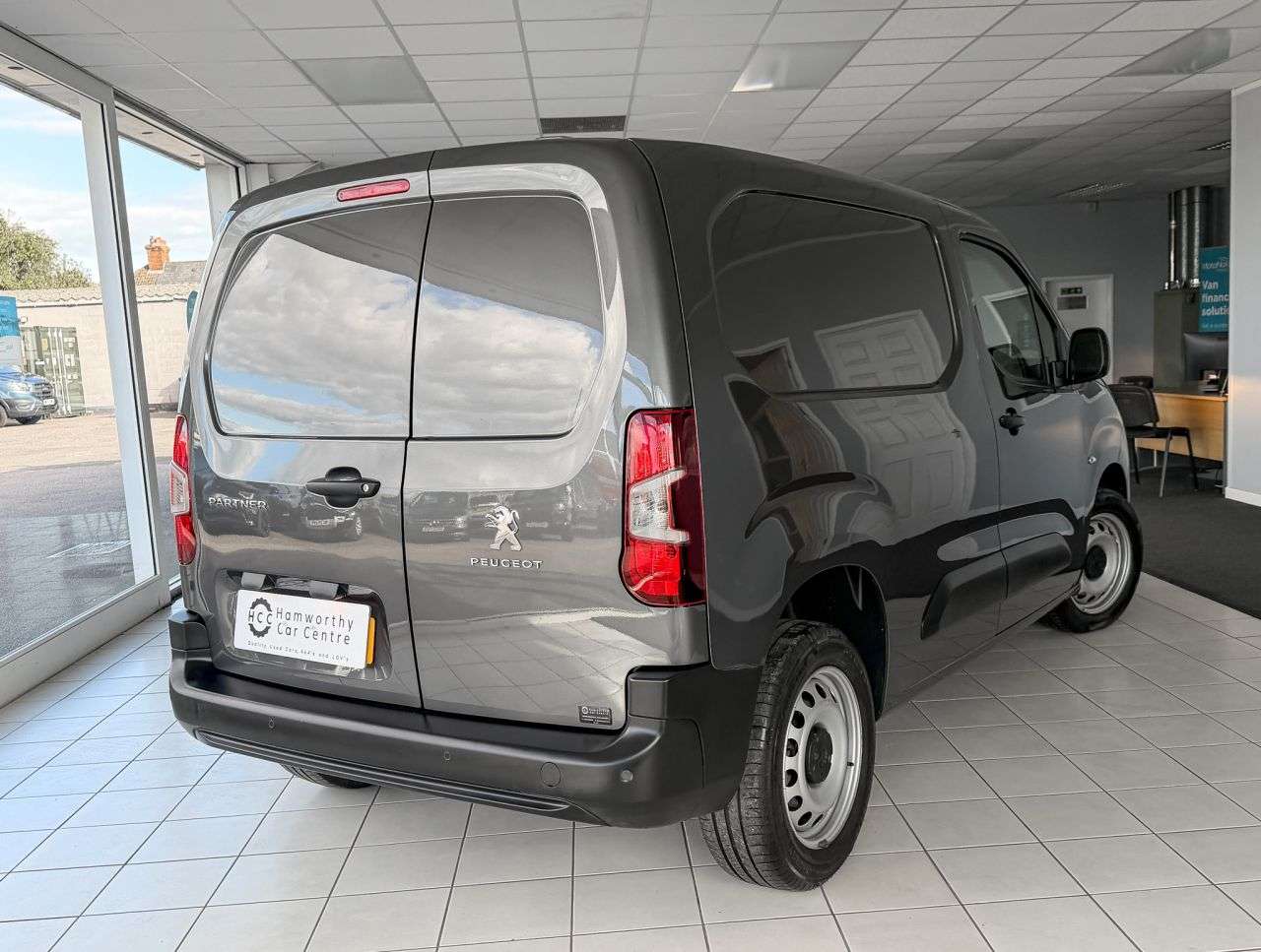 A 2023 PEUGEOT PARTNER 1.5 BlueHDi 1000 Professional Premium Plus Manual Euro 6 (100 bhp) PLY-LINE A 2023 PEUGEOT PARTNER 1.5 BlueHDi 1000 Professional Premium Plus Manual Euro 6 (100 bhp) PLY-LINE