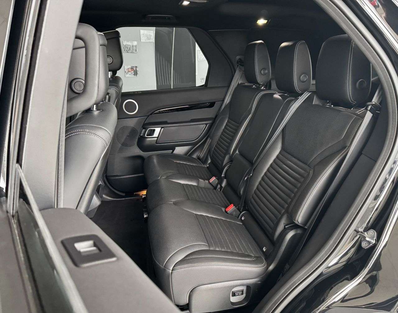A 2026 LAND ROVER DISCOVERY 3.0 D350 MHEV Dynamic HSE **7 SEATS** SUV (350 ps) REAR DIFF LOCK+TWIN SP B A 2026 LAND ROVER DISCOVERY 3.0 D350 MHEV Dynamic HSE **7 SEATS** SUV (350 ps) REAR DIFF LOCK+TWIN SP B