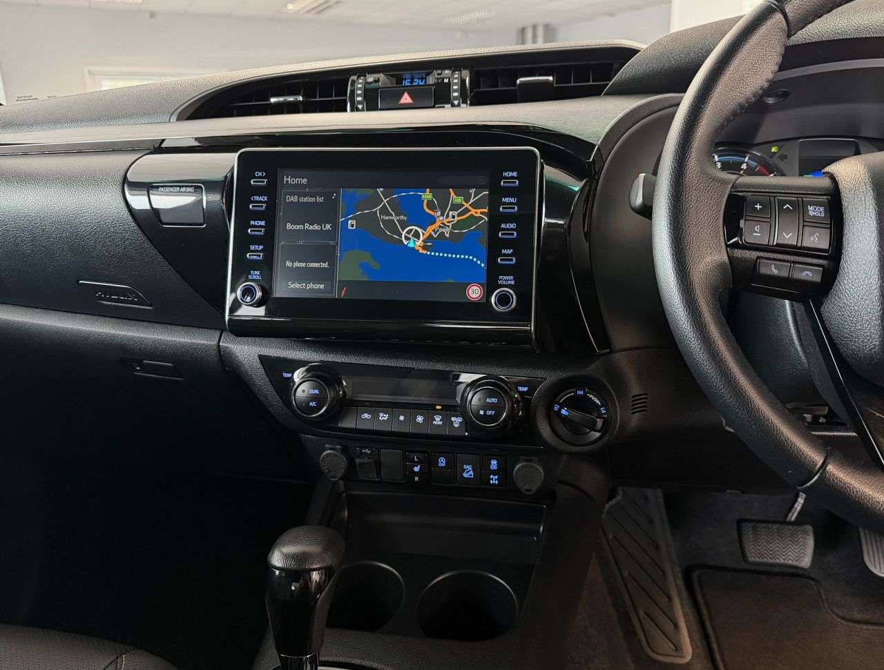 A 2023 TOYOTA HILUX 2.8 D-4D Invincible X NO VAT Pickup Double Cab Auto 4WD (204 ps) SAT NAV+AI A 2023 TOYOTA HILUX 2.8 D-4D Invincible X NO VAT Pickup Double Cab Auto 4WD (204 ps) SAT NAV+AI