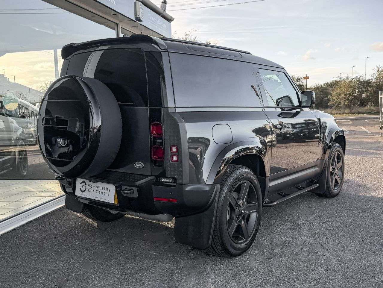 A 2023 LAND ROVER DEFENDER 90 3.0 D250 MHEV Hard Top Diesel Auto 4WD SWB (250 ps) 1 OWNER FULL SERVICE HI A 2023 LAND ROVER DEFENDER 90 3.0 D250 MHEV Hard Top Diesel Auto 4WD SWB (250 ps) 1 OWNER FULL SERVICE HI