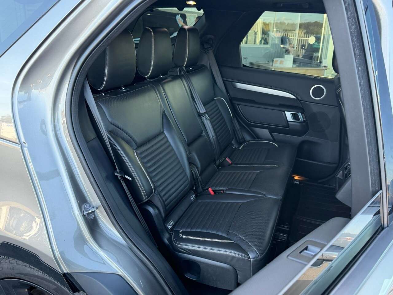 A 2024 LAND ROVER DISCOVERY 3.0 D350 MHEV Dynamic HSE (350 ps) A 2024 LAND ROVER DISCOVERY 3.0 D350 MHEV Dynamic HSE (350 ps)