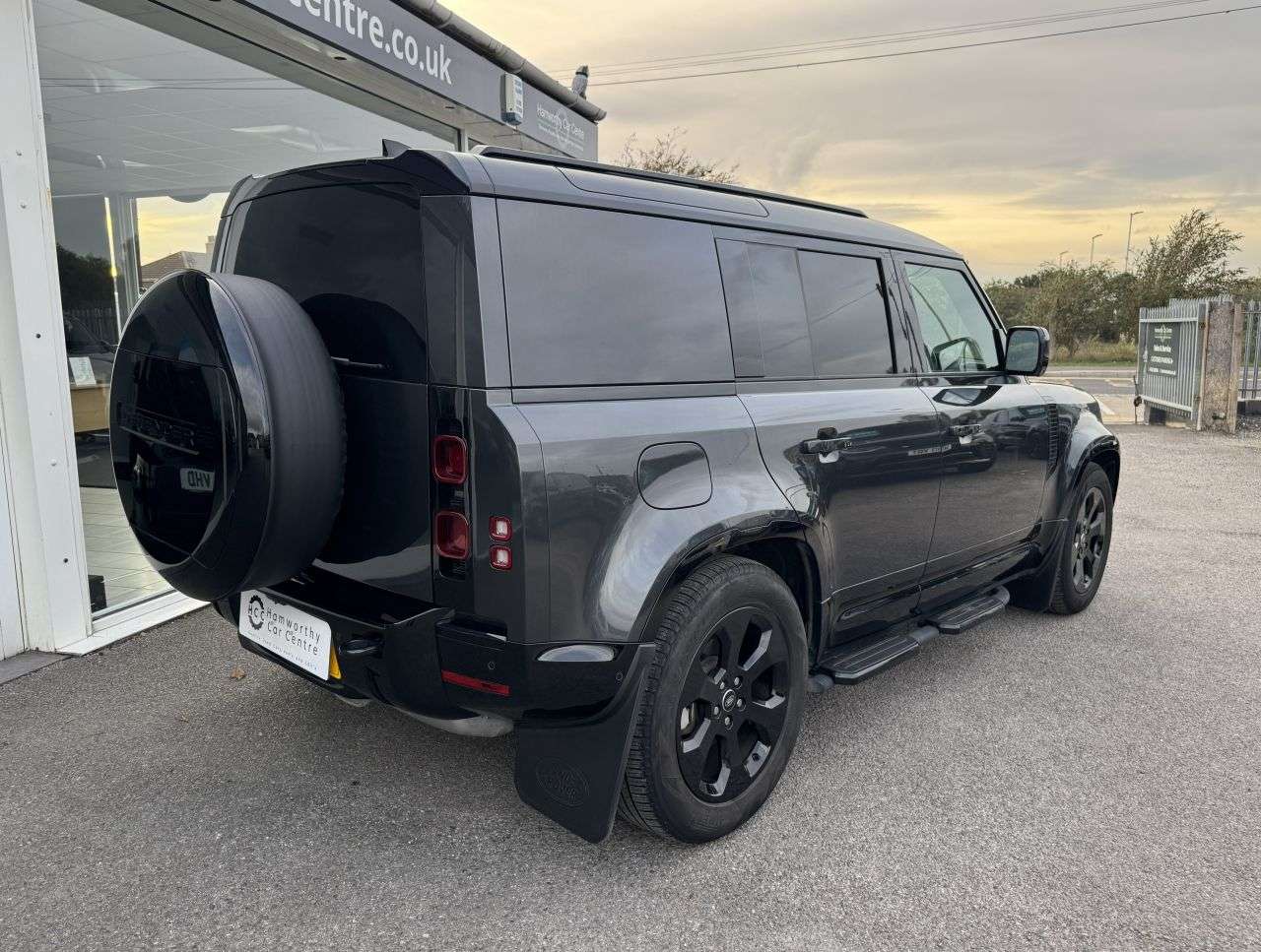 A 2024 LAND ROVER DEFENDER 110 3.0 D250 MHEV X-Dynamic HSE Hard Top SUV 5dr Diesel Auto 4WD MWB Euro 6 (s/ A 2024 LAND ROVER DEFENDER 110 3.0 D250 MHEV X-Dynamic HSE Hard Top SUV 5dr Diesel Auto 4WD MWB Euro 6 (s/