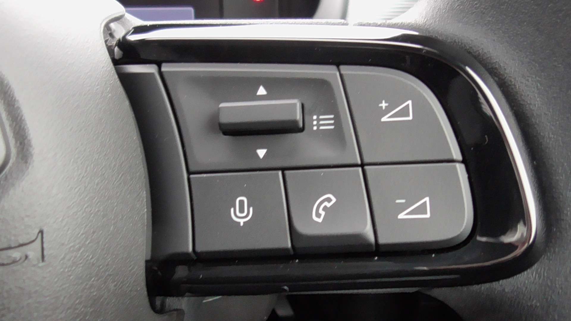 null JEEP AVENGER null JEEP AVENGER