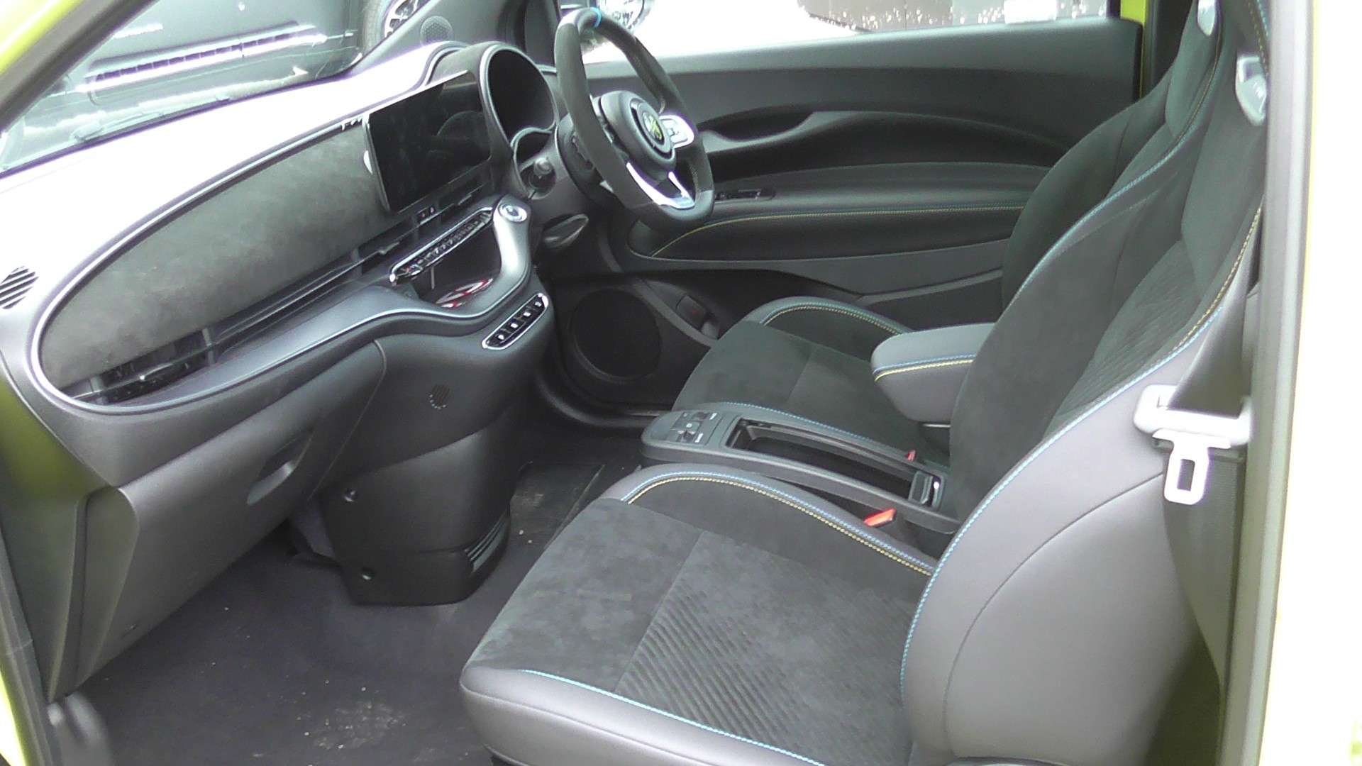 2023 ABARTH 500E 2023 ABARTH 500E