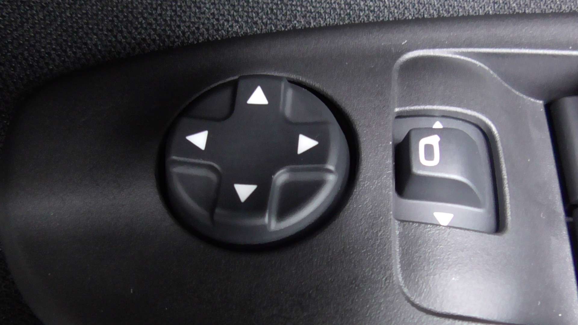 null JEEP AVENGER null JEEP AVENGER