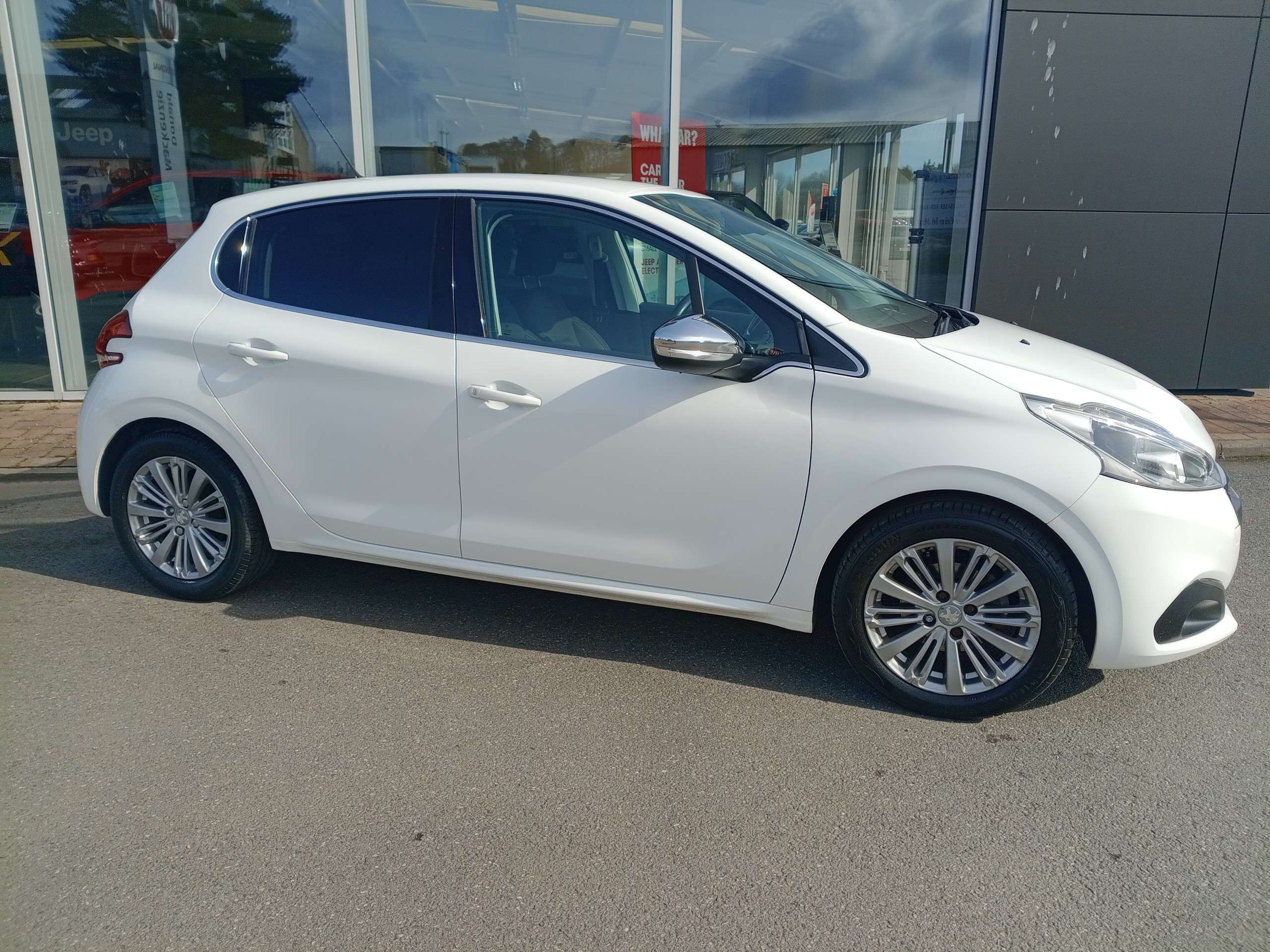 2016 PEUGEOT 208 2016 PEUGEOT 208