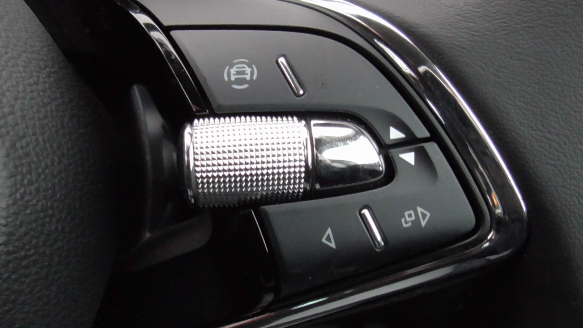 2023 SKODA KAROQ 2023 SKODA KAROQ