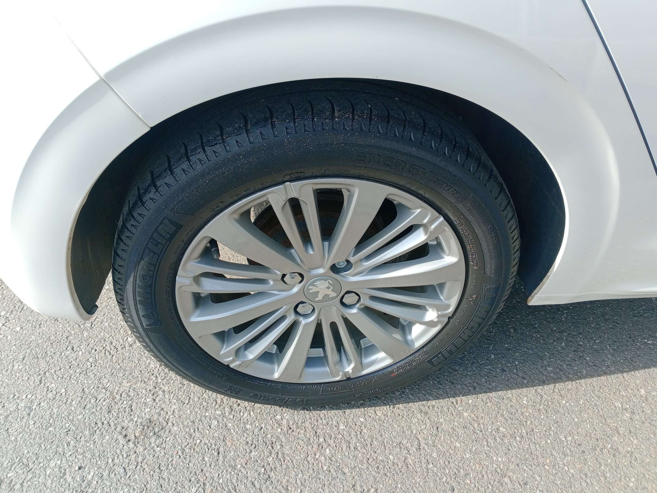 2016 PEUGEOT 208 2016 PEUGEOT 208