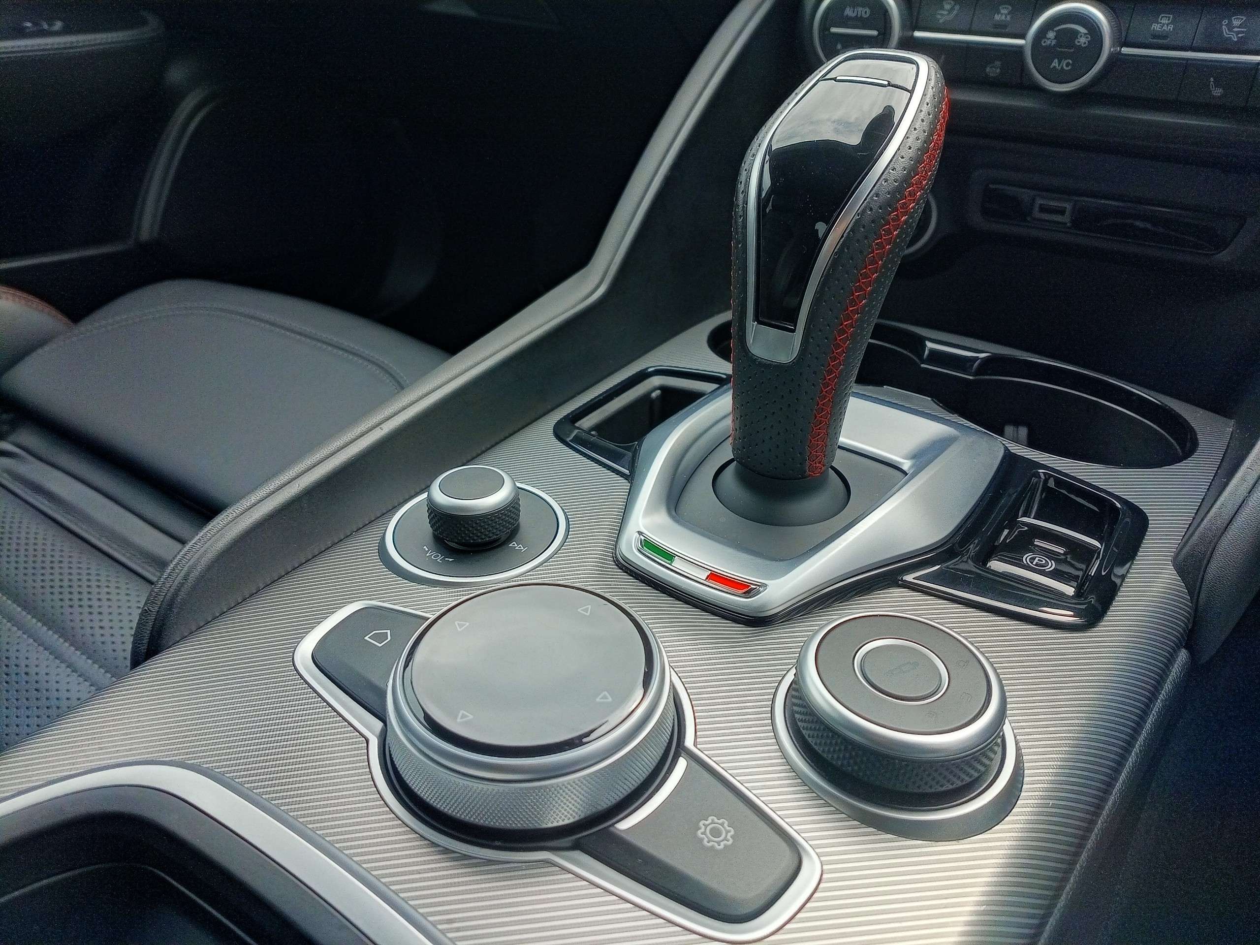 2023 ALFA ROMEO GIULIA 2023 ALFA ROMEO GIULIA