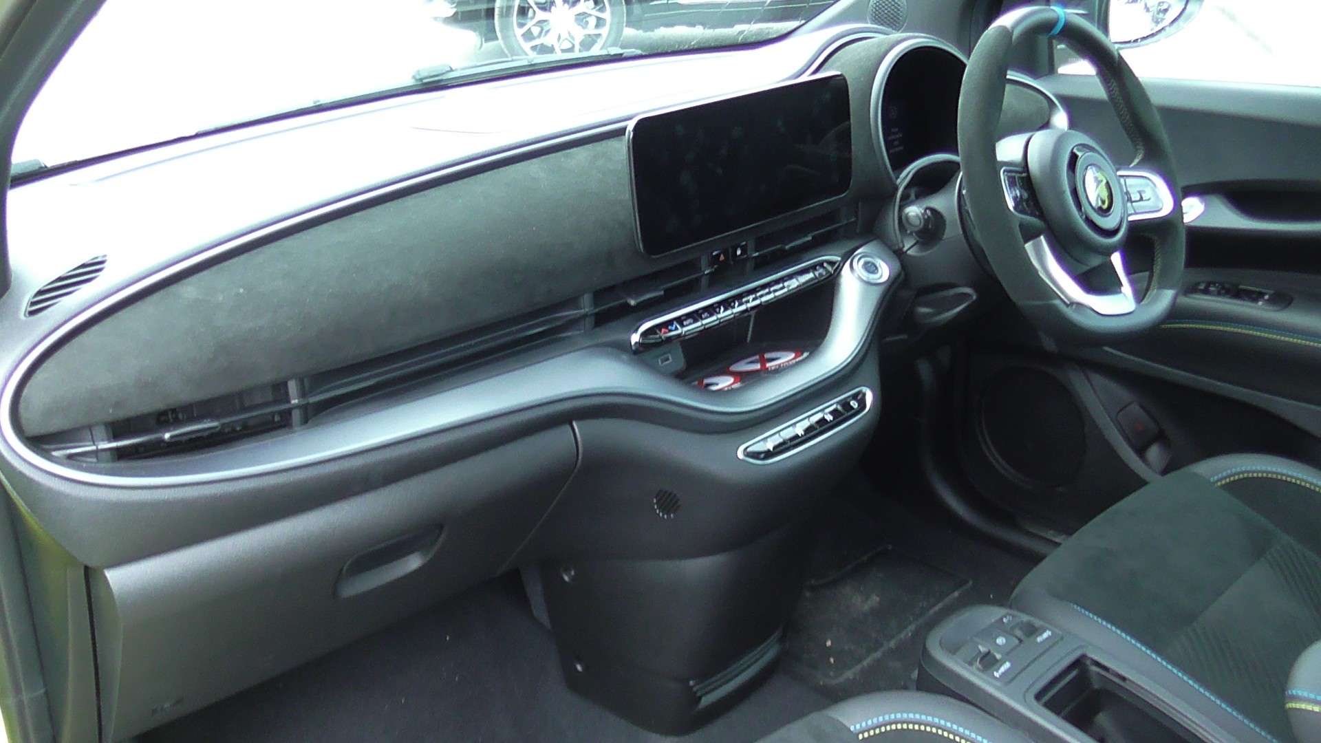 2023 ABARTH 500E 2023 ABARTH 500E