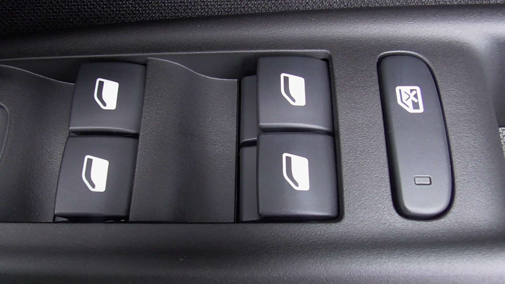 null JEEP AVENGER null JEEP AVENGER