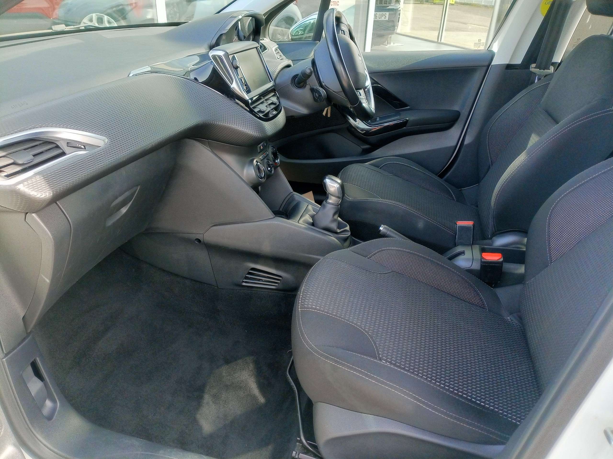 2016 PEUGEOT 208 2016 PEUGEOT 208