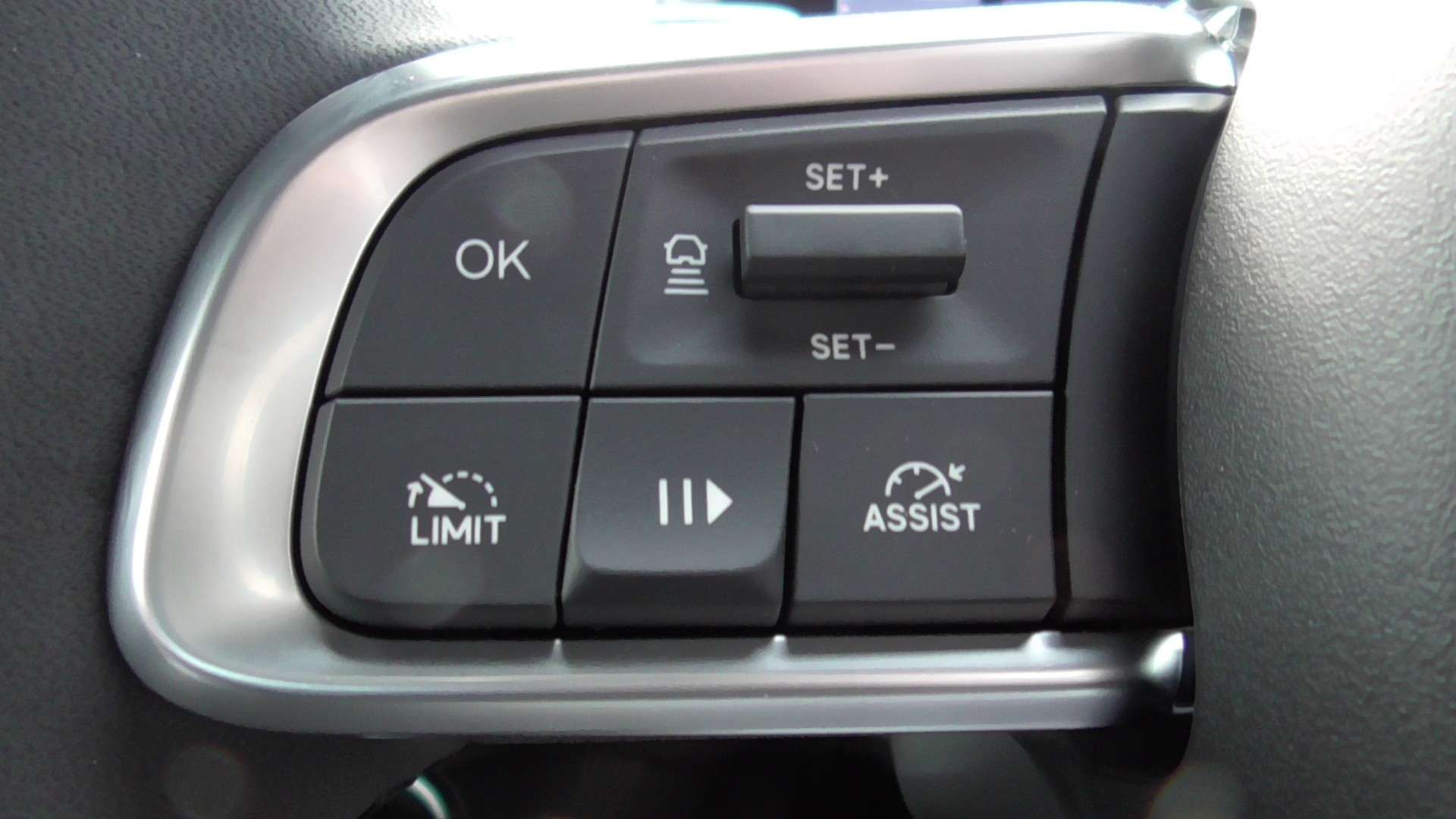 null JEEP AVENGER null JEEP AVENGER