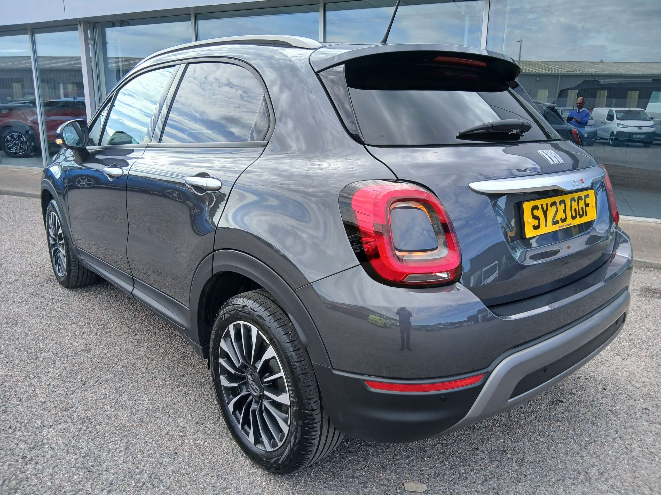 A 2023 FIAT 500X 1.5 FireFly Turbo MHEV Cross 5dr Automatic A 2023 FIAT 500X 1.5 FireFly Turbo MHEV Cross 5dr Automatic