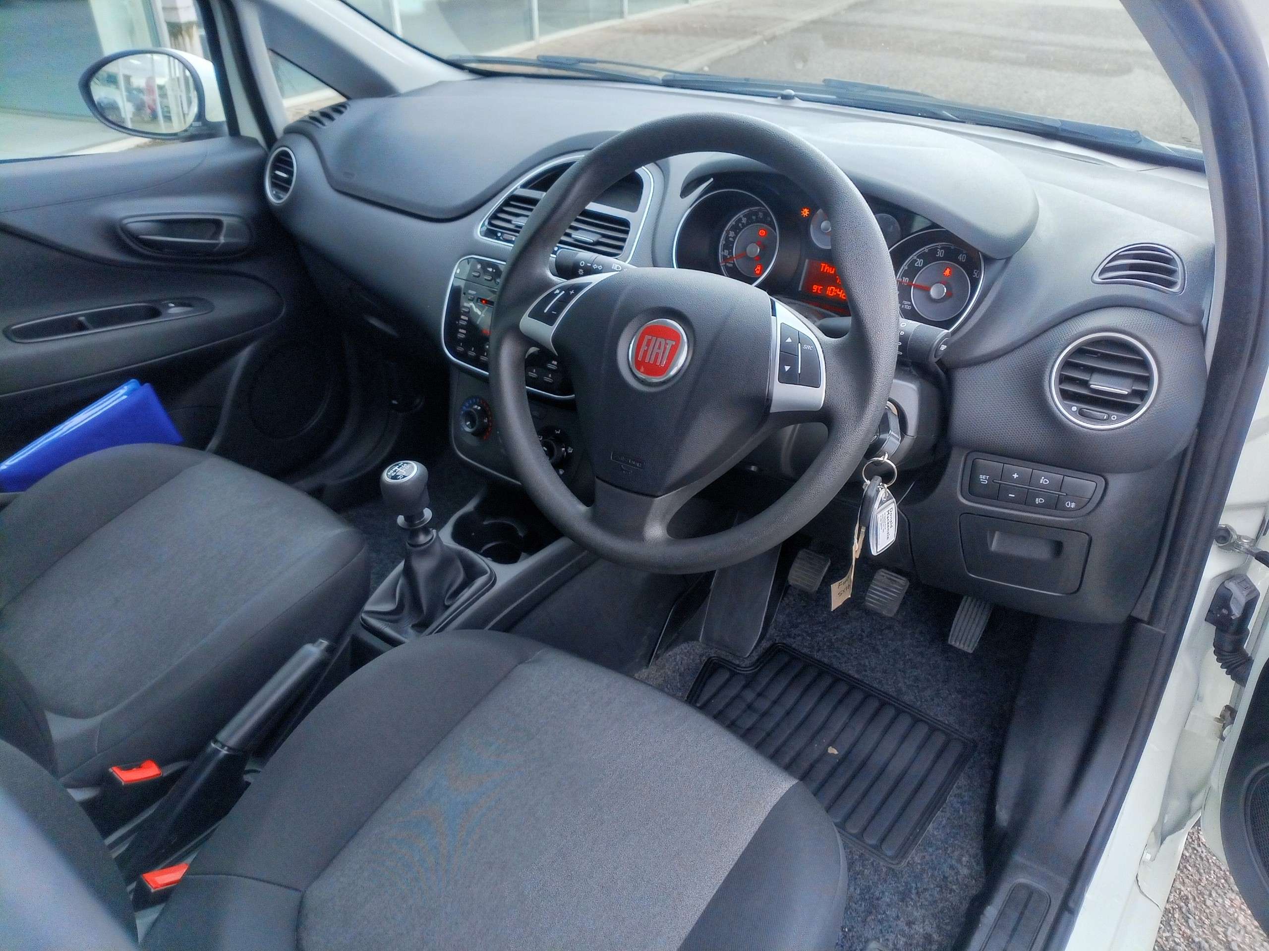 2016 FIAT PUNTO 2016 FIAT PUNTO
