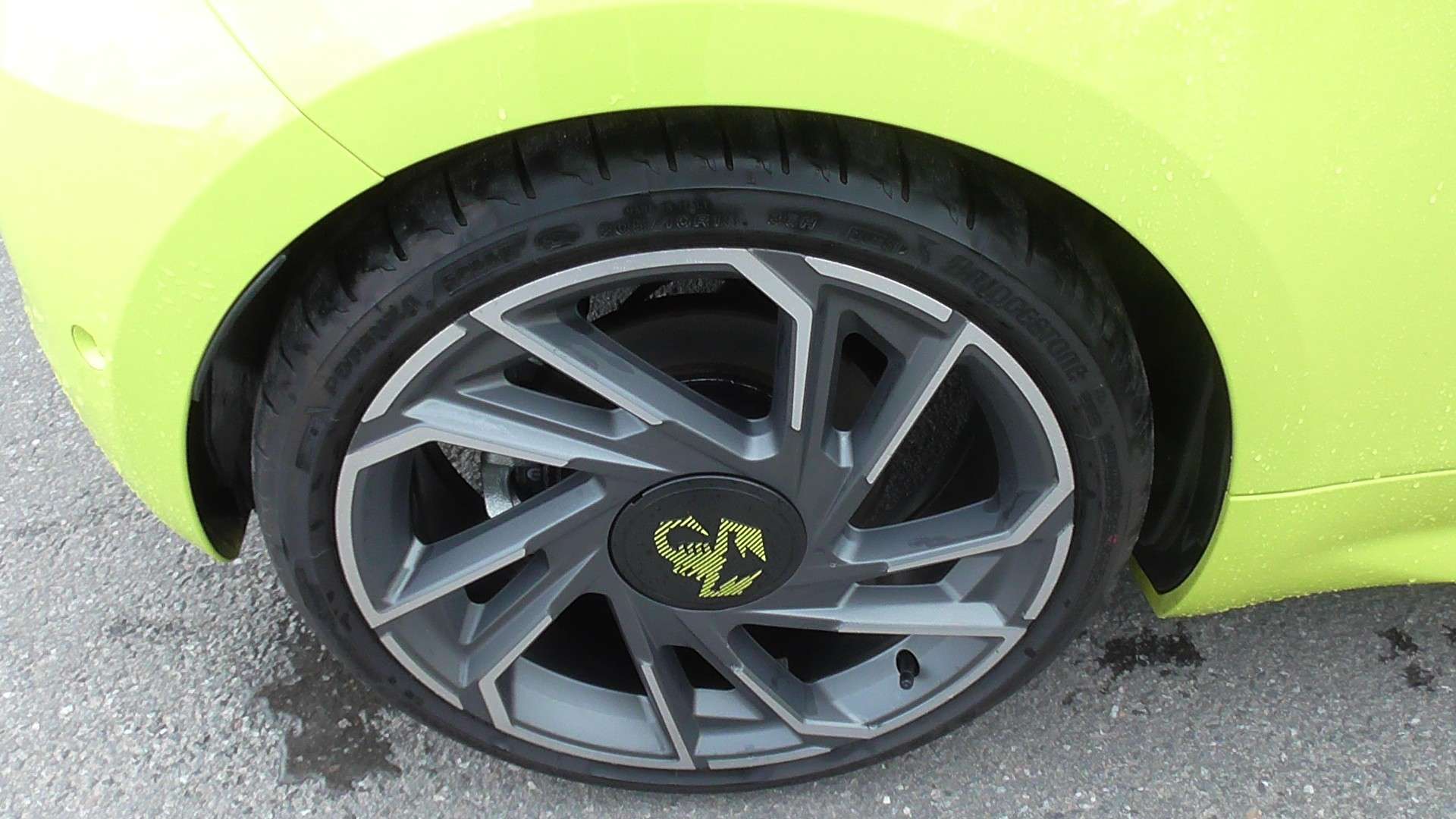 2023 ABARTH 500E 2023 ABARTH 500E