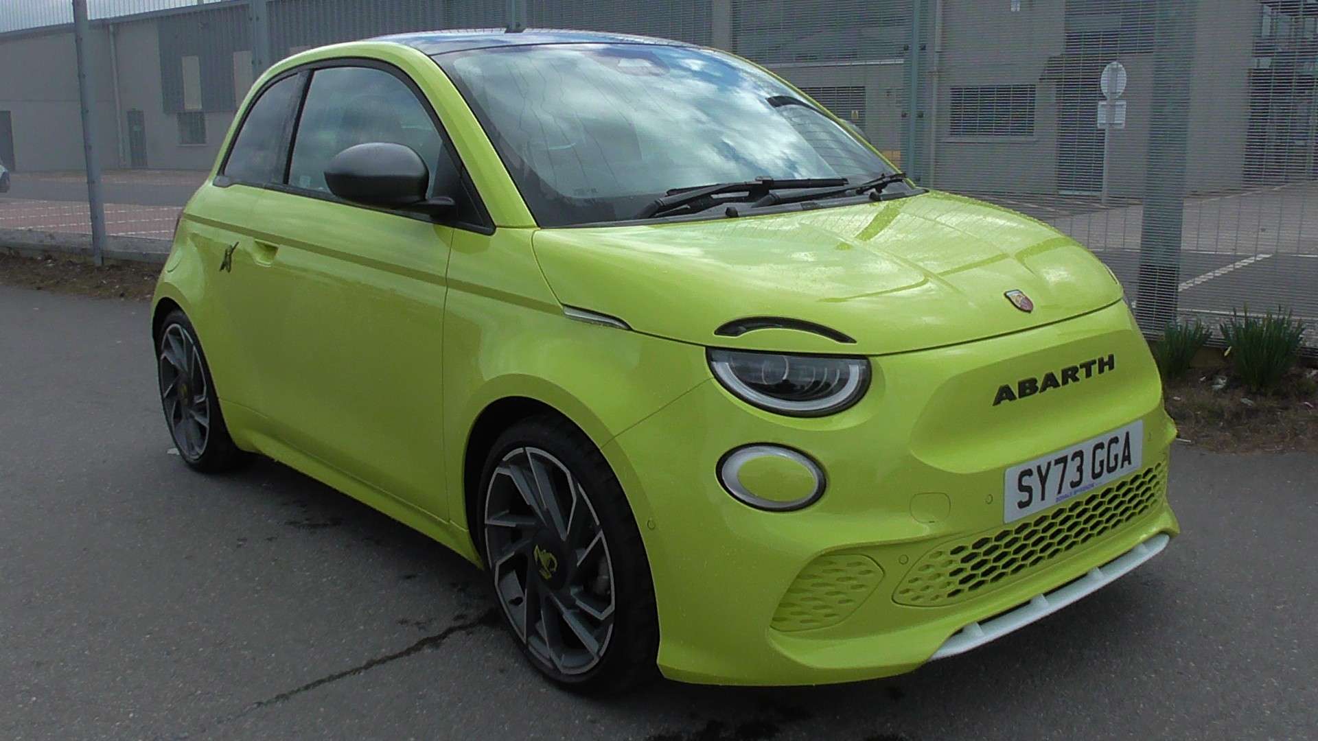 2023 ABARTH 500E 2023 ABARTH 500E