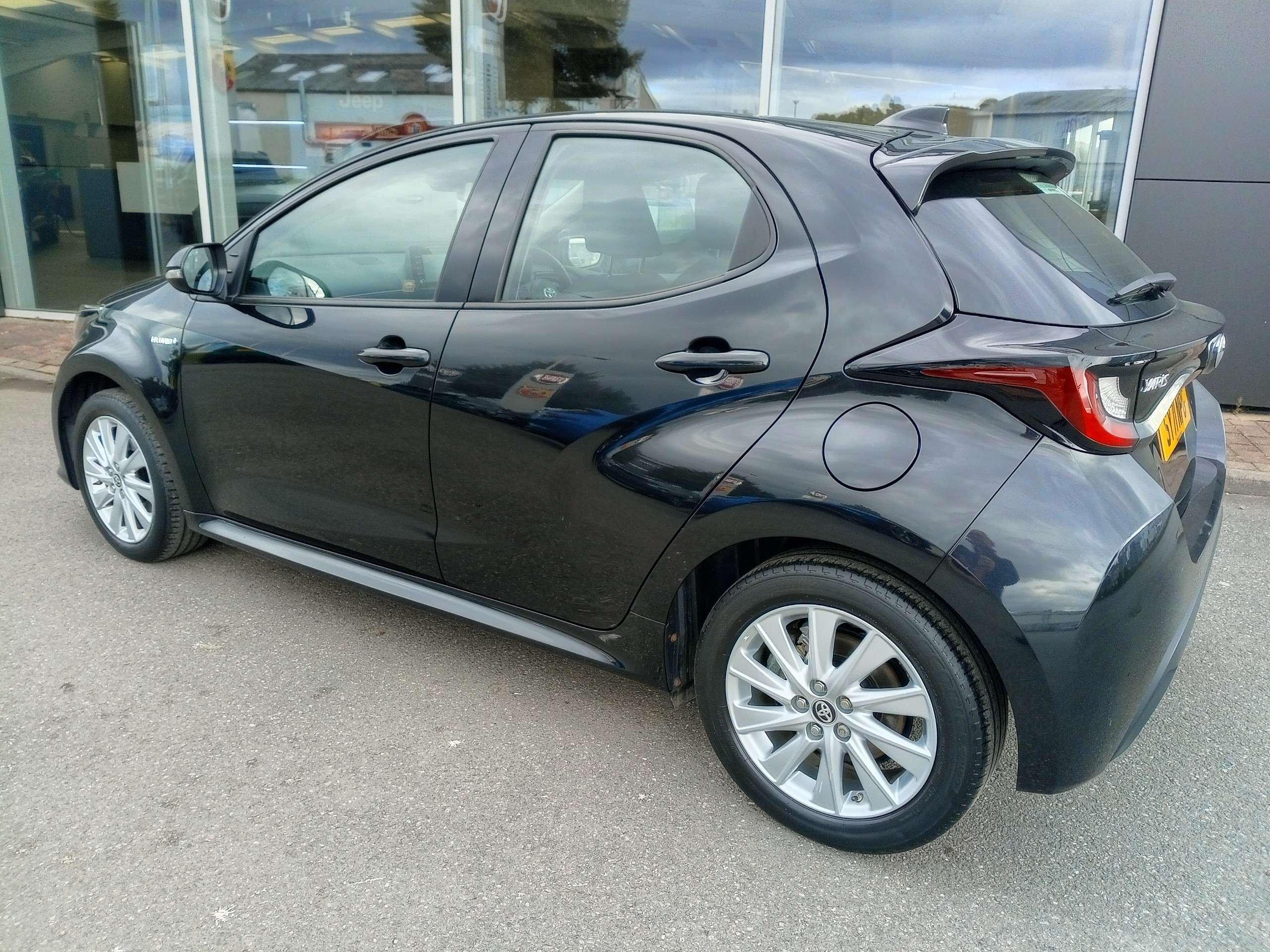 A 2021 TOYOTA YARIS 1.5 VVT-h Icon 5dr Petrol Hybrid E-CVT A 2021 TOYOTA YARIS 1.5 VVT-h Icon 5dr Petrol Hybrid E-CVT