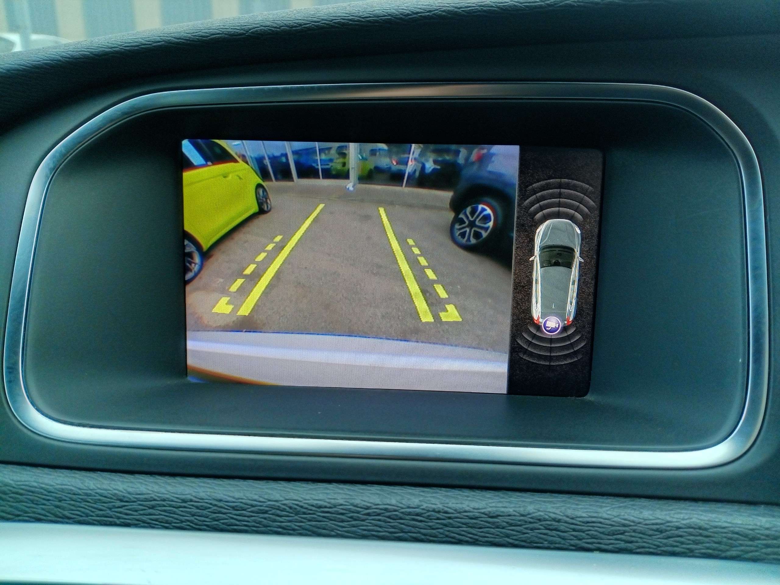 2019 VOLVO V40 2019 VOLVO V40