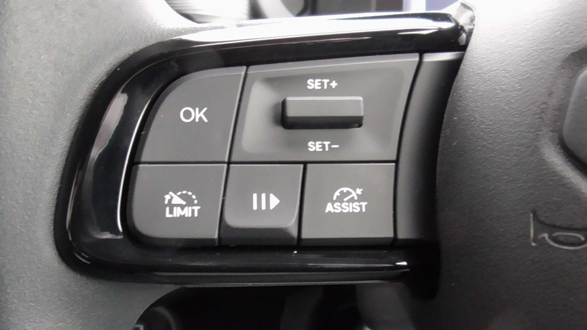 null JEEP AVENGER null JEEP AVENGER