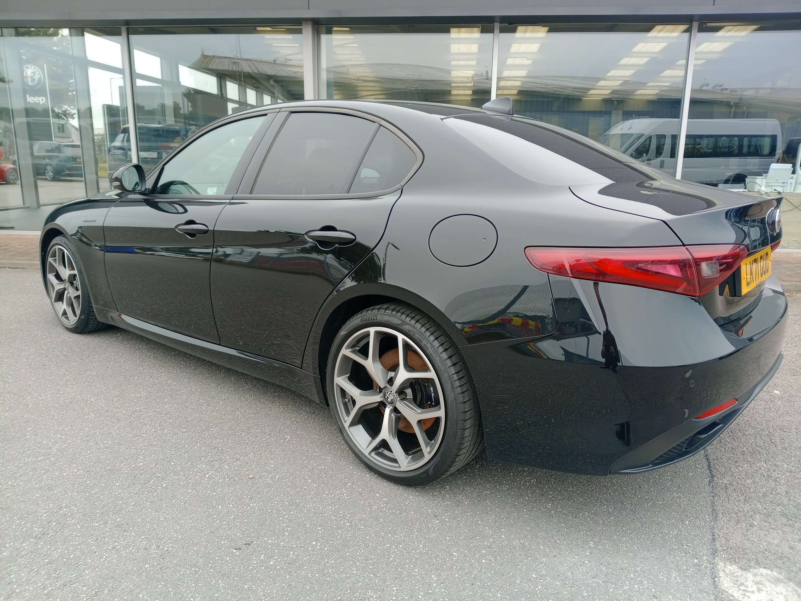 A 2021 ALFA ROMEO GIULIA 2.0T Veloce Auto 280 A 2021 ALFA ROMEO GIULIA 2.0T Veloce Auto 280