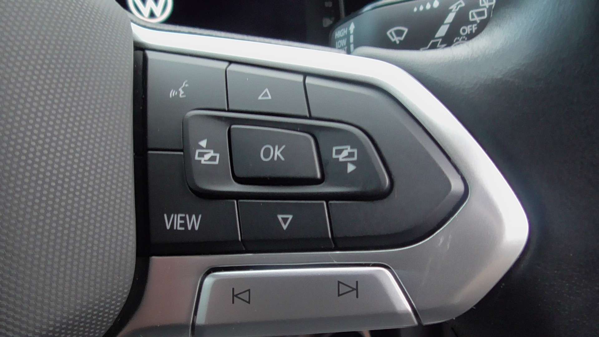 2023 VOLKSWAGEN T-ROC 2023 VOLKSWAGEN T-ROC