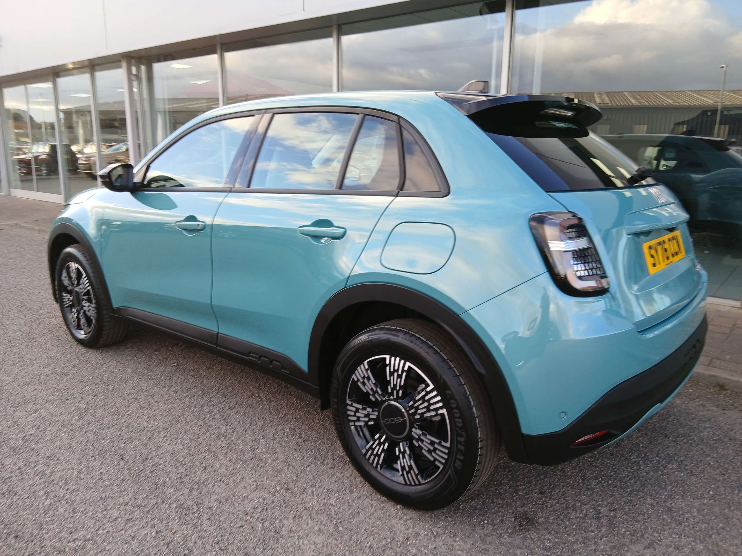 A 2026 FIAT 600 1.2 MHEV Icon 5dr Hybrid e-DCT Automatic A 2026 FIAT 600 1.2 MHEV Icon 5dr Hybrid e-DCT Automatic