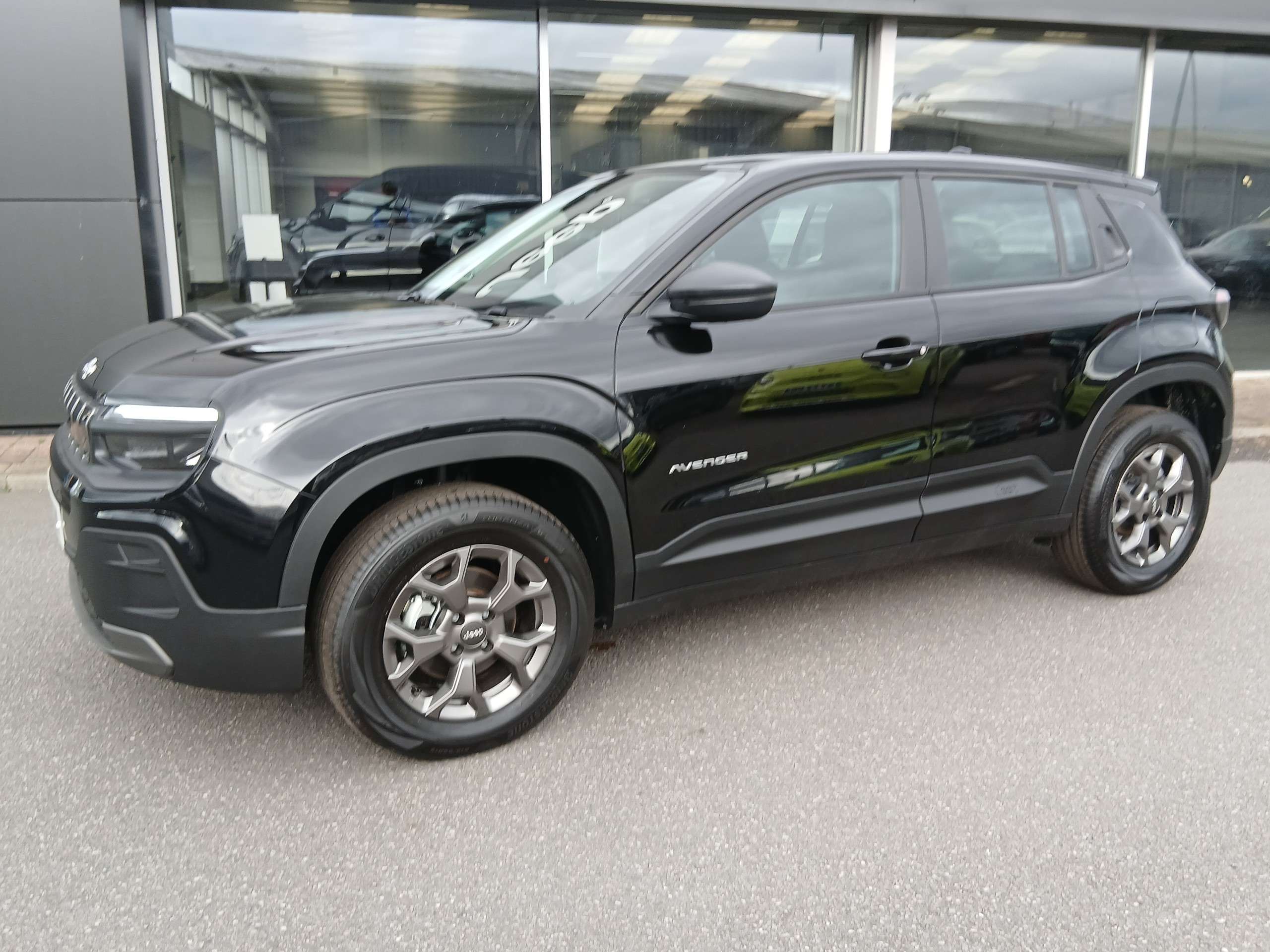 A 2026 JEEP AVENGER 1.2 Longitude 5dr Petrol A 2026 JEEP AVENGER 1.2 Longitude 5dr Petrol