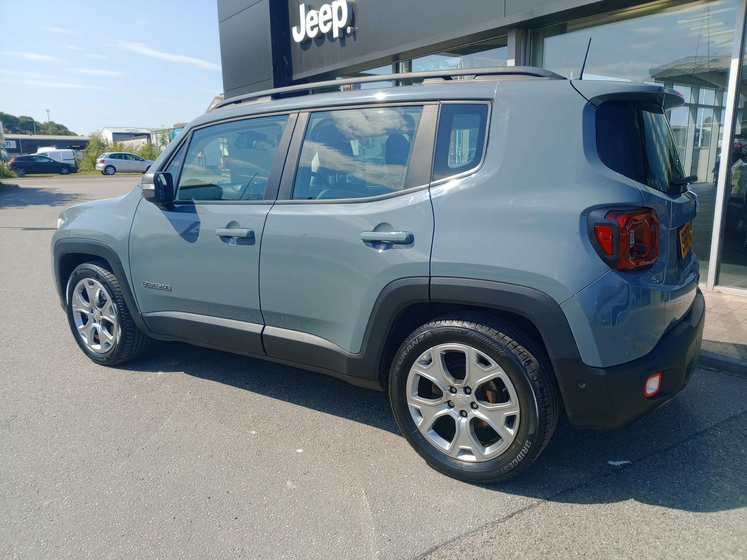 A 2018 JEEP RENEGADE LIMITED A 2018 JEEP RENEGADE LIMITED