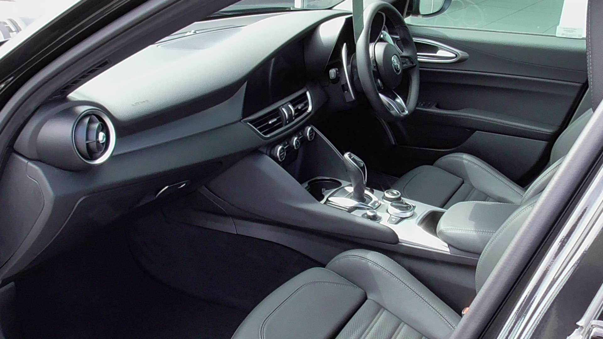 null ALFA ROMEO GIULIA null ALFA ROMEO GIULIA