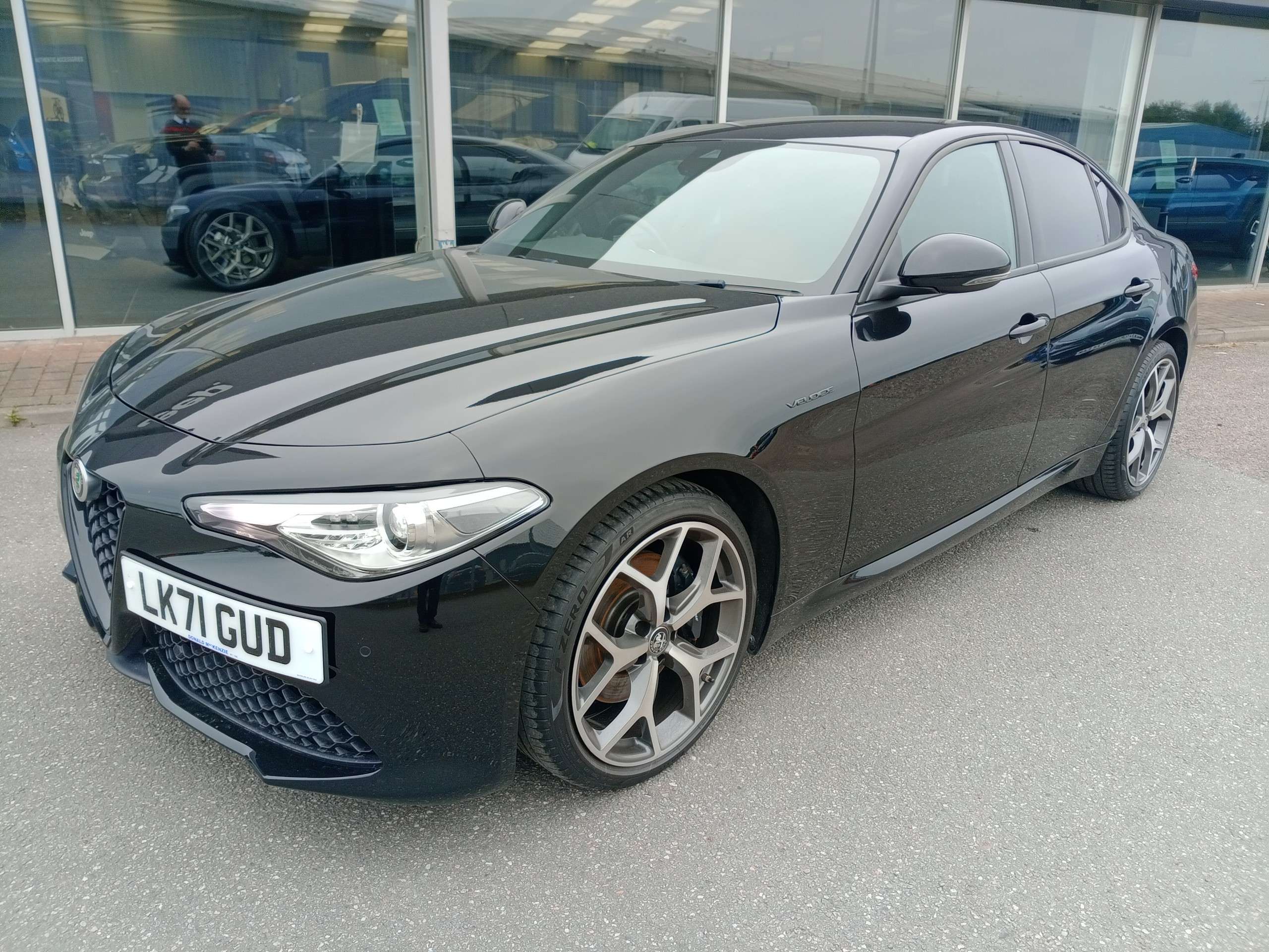 A 2021 ALFA ROMEO GIULIA 2.0T Veloce Auto 280 A 2021 ALFA ROMEO GIULIA 2.0T Veloce Auto 280